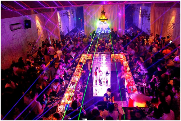 The Bali Review Kuta’s Best Party Spots  