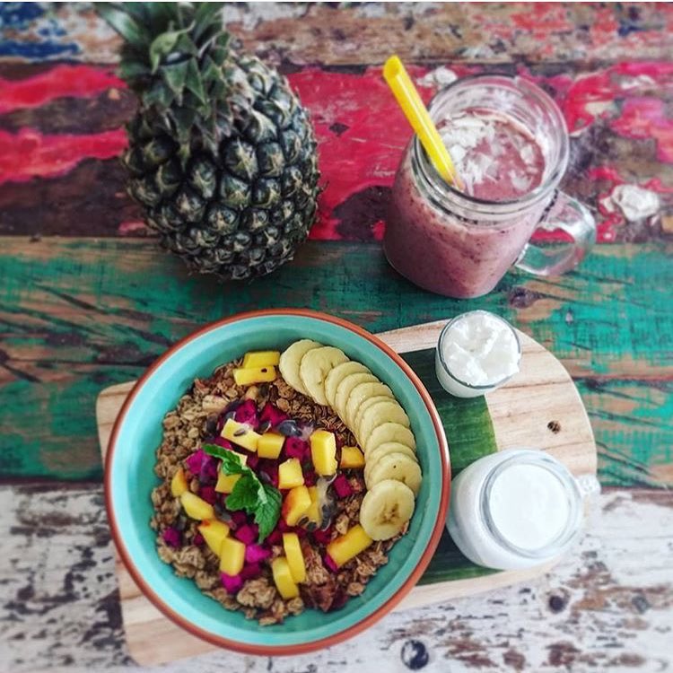 The Bali Review Seminyak’s Best Healthy Cafes  